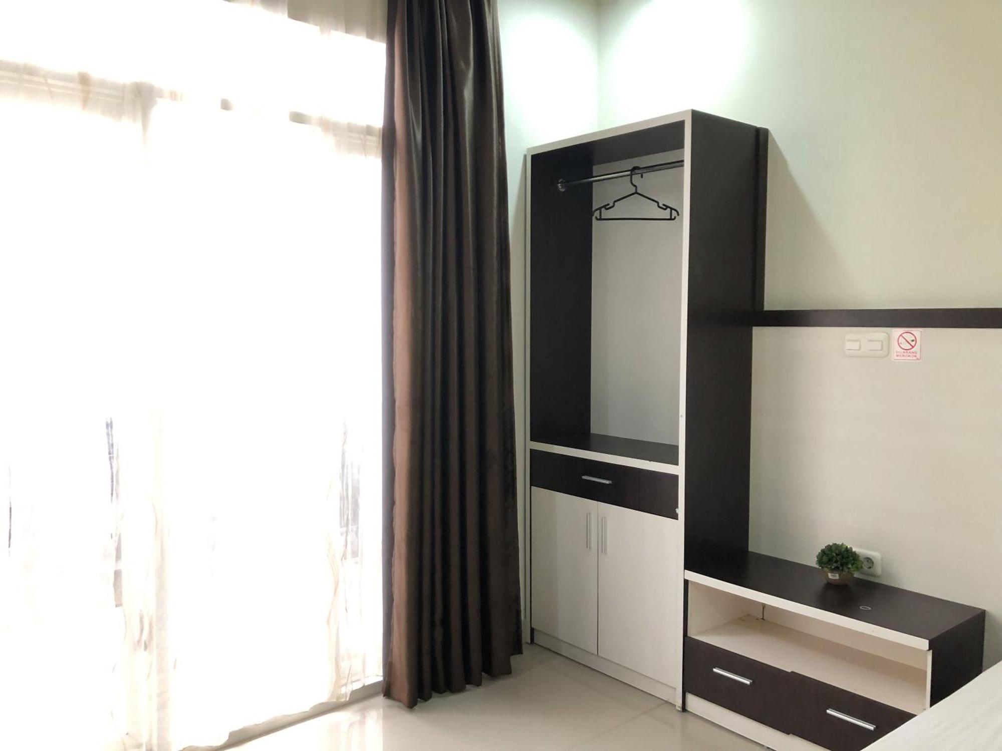 Reddooz Plus At Ininnawa Homestay Syariah Palu Exteriör bild