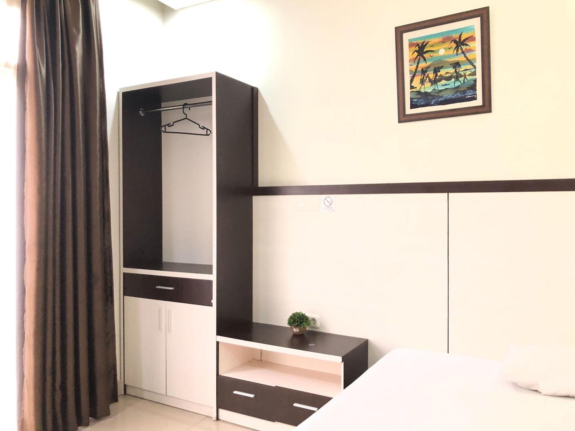 Reddooz Plus At Ininnawa Homestay Syariah Palu Exteriör bild